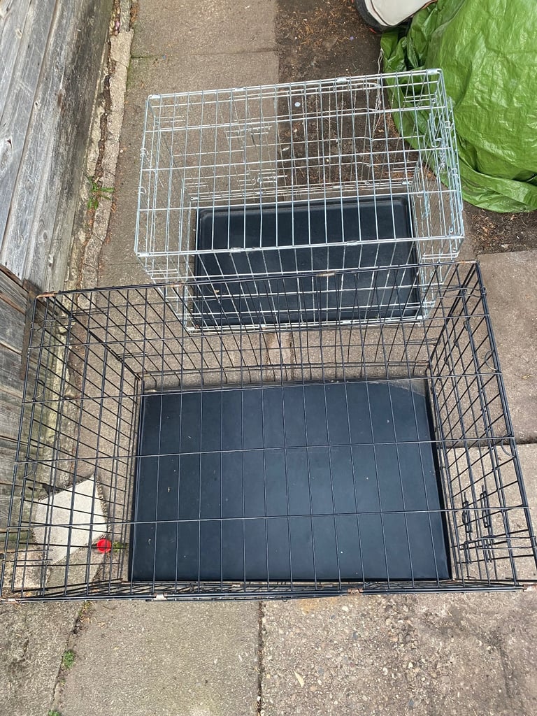 Dog cages x3 Med x2 1x Med/Large 