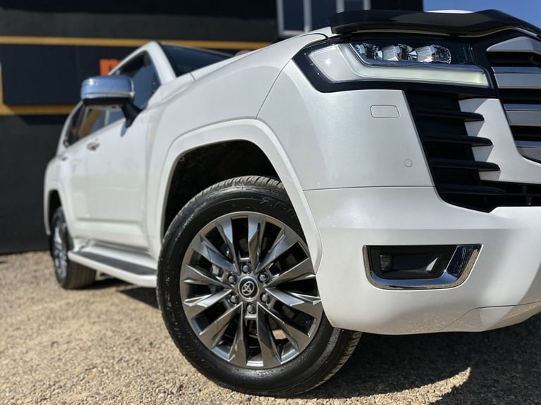 2024 74 TOYOTA LAND CRUISER 3.3L TWIN-TURBO DIESEL 300 V6 TD AUTO SAHARA ZX DIES