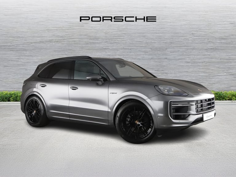 image for 2025 Porsche Cayenne 3.0 V6 E-Hybrid 25.9kWh SUV 5dr Petrol Plug-in Hybrid