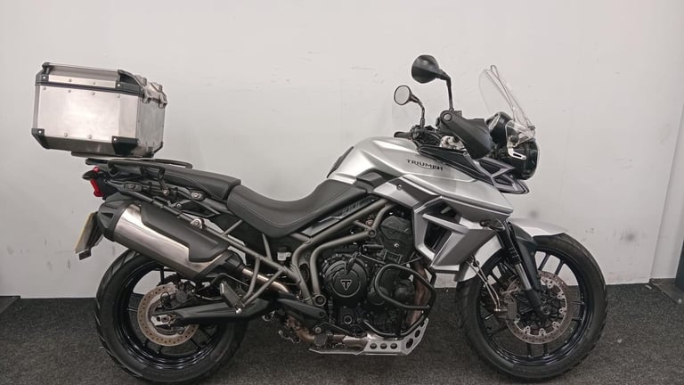 image for TRIUMPH TIGER 800 XRX LOW ** FULL SERVICE HISTORY - WARRANTY - 2 OWNERS **