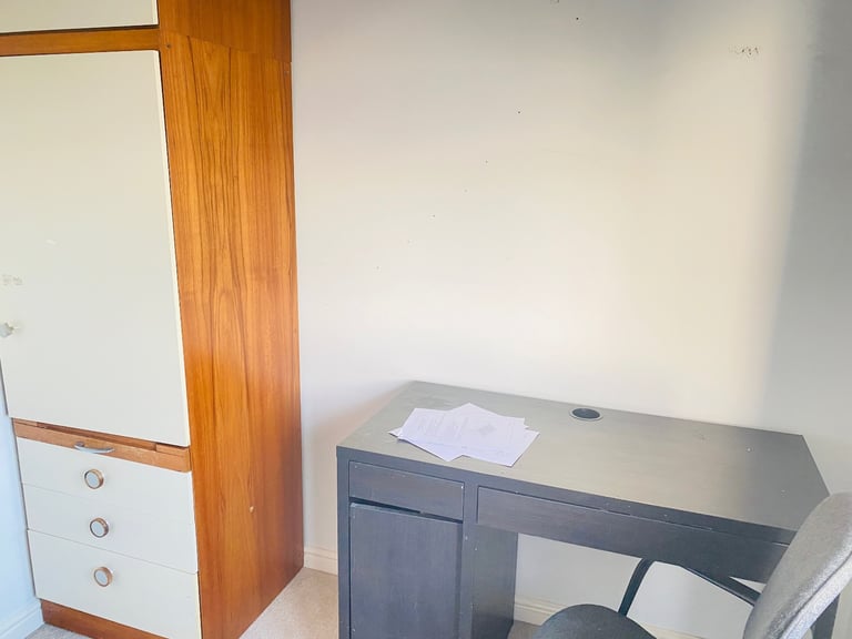 One double Room to rent in a shared house for single occupancy only