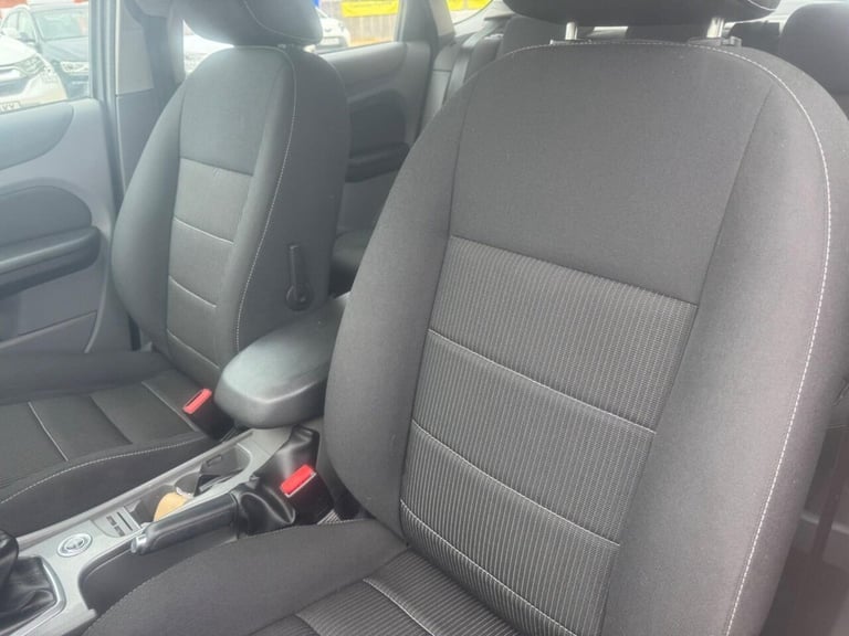 2011 Ford Focus 1.6 TDCi Titanium 5dr [110] [DPF] HATCHBACK DIESEL Manual