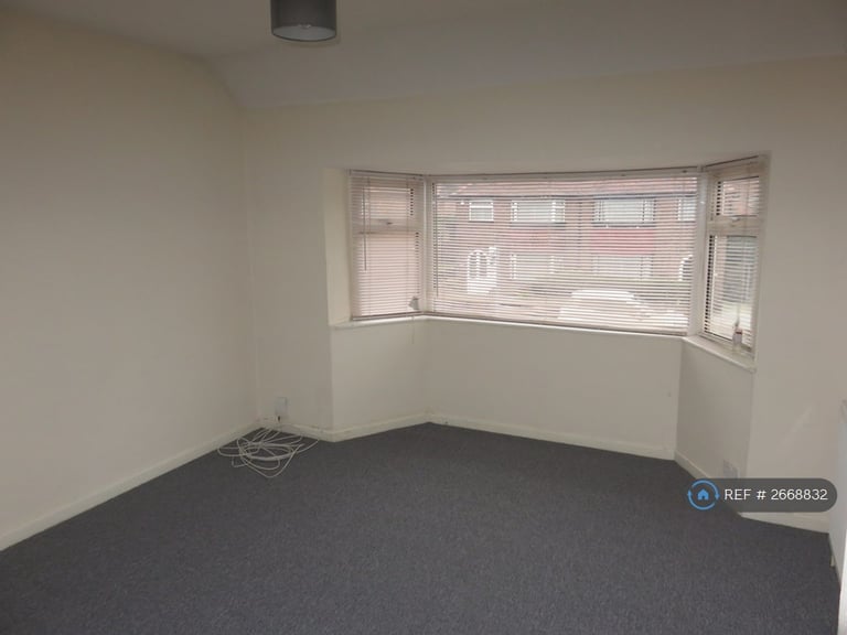3 bedroom house in Oak Lane, Whitefield, Manchester, M45 (3 bed) (#2668832)