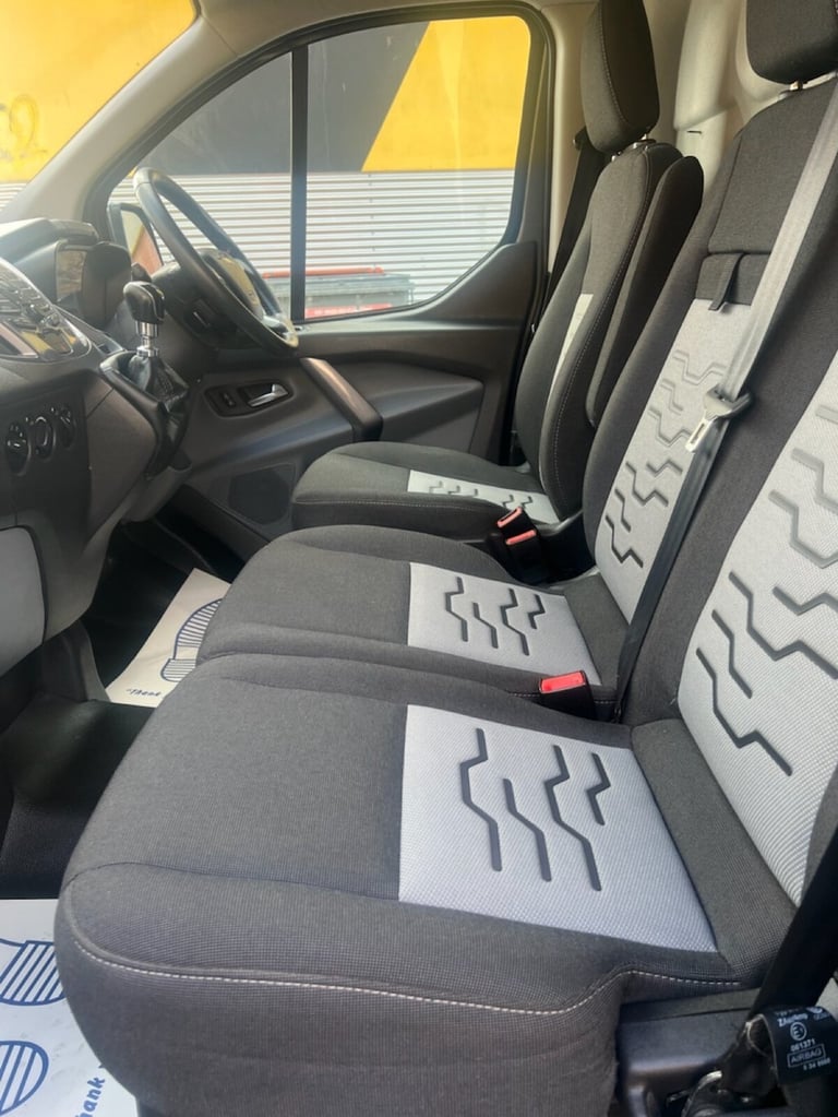2015 Ford Transit Custom 2.2 TDCi 290 Limited Panel Van 5dr Diesel Manual L2 H1 (186 g/km, 123 bh...