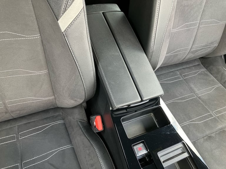 2024 Vauxhall Astra 115kW Ultimate 54kWh 5dr Auto Hatchback Electric Automatic