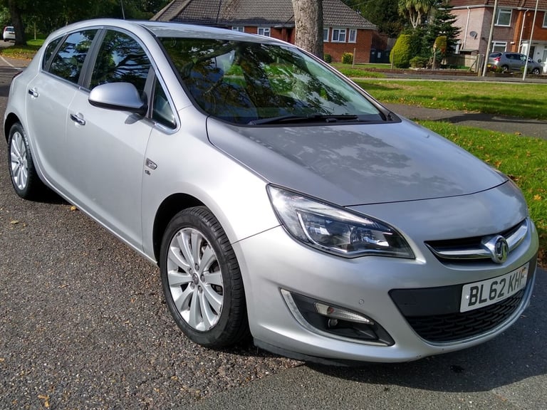 2013 Vauxhall Astra 1.6i 16V Elite 5dr HATCHBACK Petrol Manual