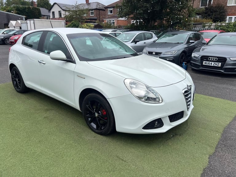2011 Alfa Romeo Giulietta 1.4 TB MultiAir Lusso Euro 5 (s/s) 5dr HATCHBACK Petrol Manual