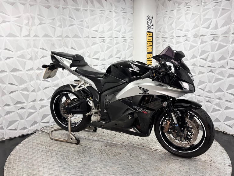 2010 Honda CBR00 | *WARRANTY PROVIDED*