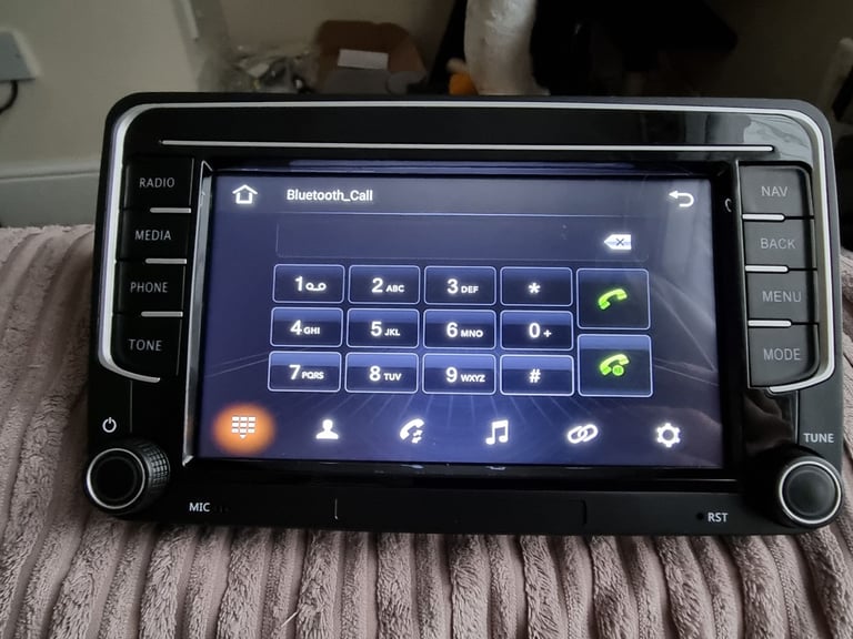 Volkswagen car radio bluetooth 2din sat nav for VW Golf Passat caddy apple carplay android auto