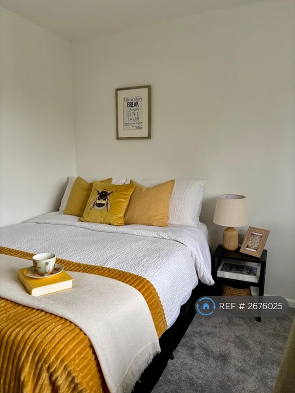 6 bedroom house in Cabell Road, Guildford, GU2 (6 bed) (#2676025)