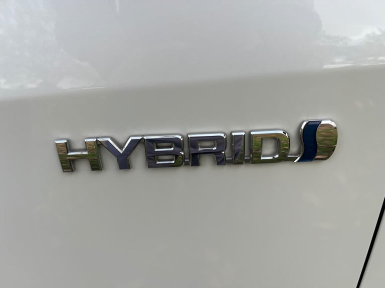 2015 Toyota Noah MPV Hybrid Electric  Automatic