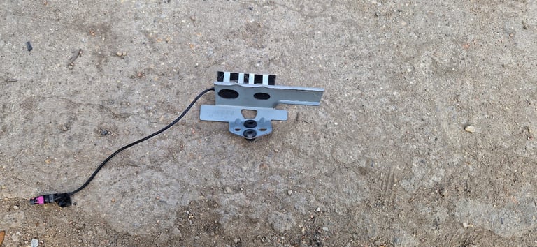 Mercedes Benz GLA 13-17 X156 Aerial Antenna Amplifier Signal Booster A1565450240