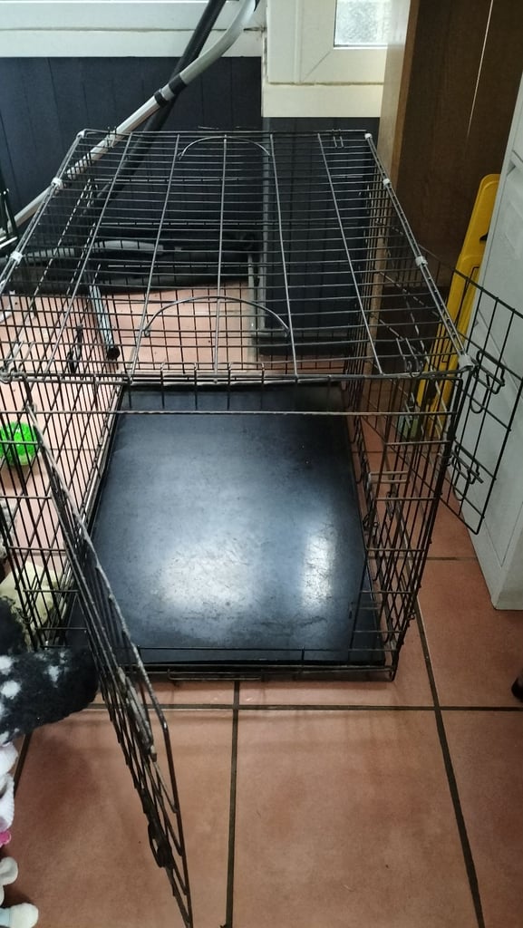 Dog cage with or without mattress liner