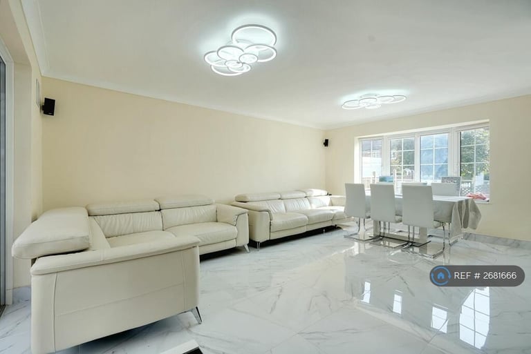 3 bedroom house in Cranborne Avenue, Maidstone, ME15 (3 bed) (#2681666)