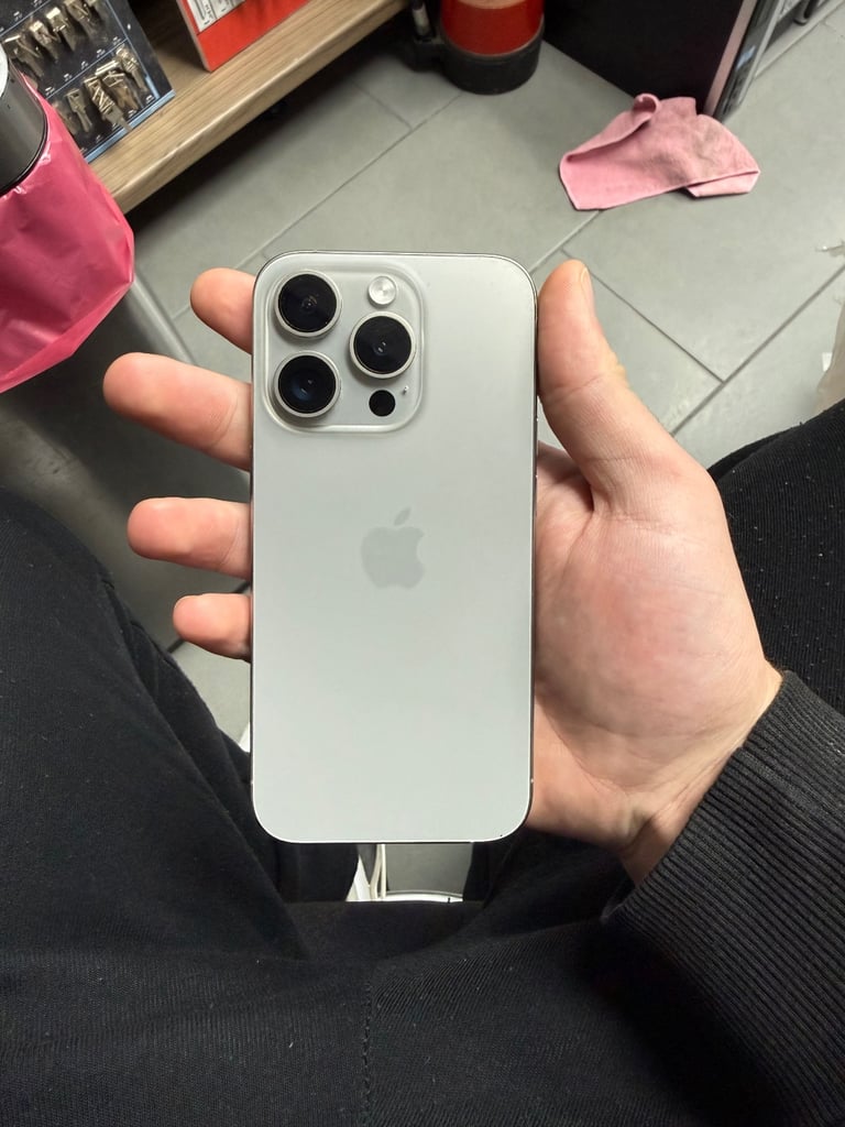 iPhone 15 pro (256GB)