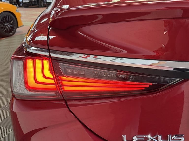 2019 Lexus ES 2.5 300h Saloon 4dr Petrol Hybrid E-CVT Euro 6 (s/s) (218 ps) Saloon PETROL/ELECTRI...