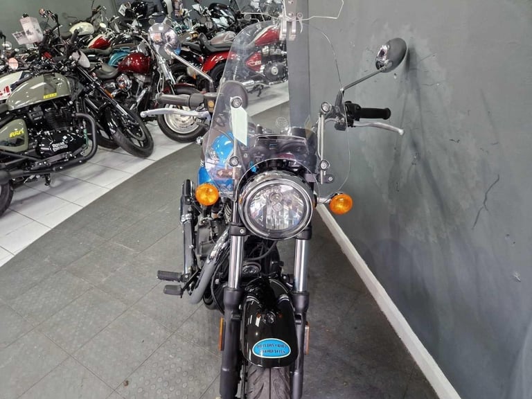 Royal Enfield METEOR 350 SUPERNOVA