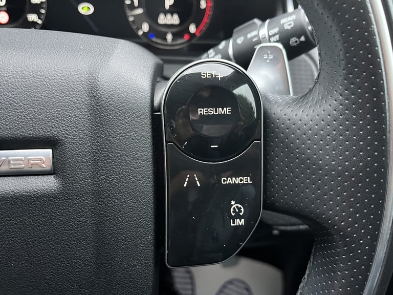 LAND ROVER RANGE ROVER VELAR 3.0 D300 R-Dynamic S 2019
