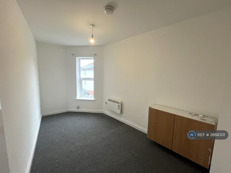 2 bedroom flat in Birkin Street, Bristol, BS2 (2 bed) (#2668301)