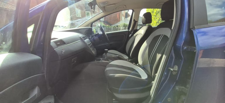 2009 Fiat Grande Punto GP - rare higher spec model - 1 previous owner + Low Miles- 1.4 Petrol Manual