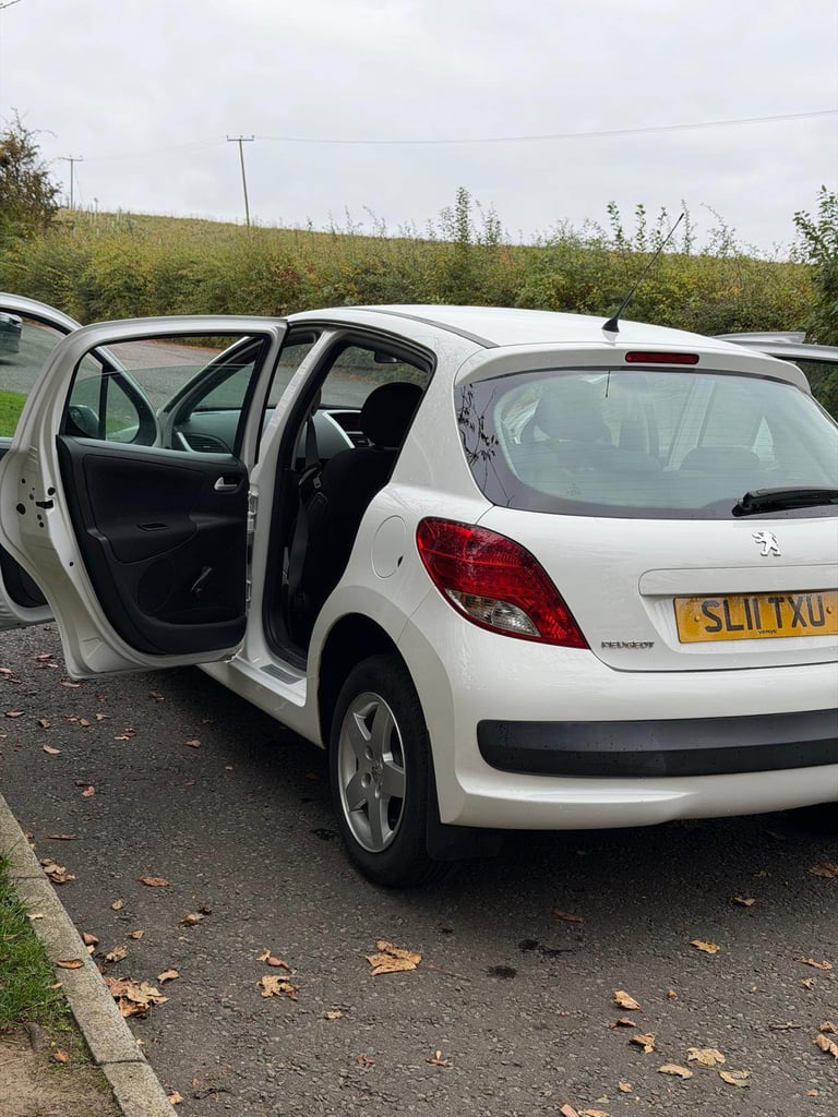 Peugeot, 207, Hatchback, 2011, Manual, 1360 (cc), 5 doors