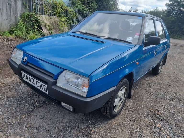 1990 SKODA FAVORIT 1.3 petrol manual.