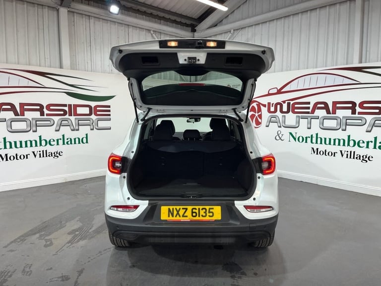2019 Renault Kadjar 1.3 TCe Iconic SUV 5dr Petrol Manual Euro 6 (s/s) (140 ps) HATCHBACK Petrol M...