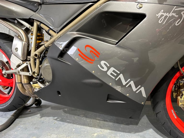 Ducati 916 Senna 1