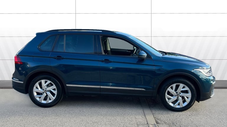 2022 Volkswagen Tiguan 2.0 TDI Life 5dr DSG Diesel Estate Estate Diesel Automatic