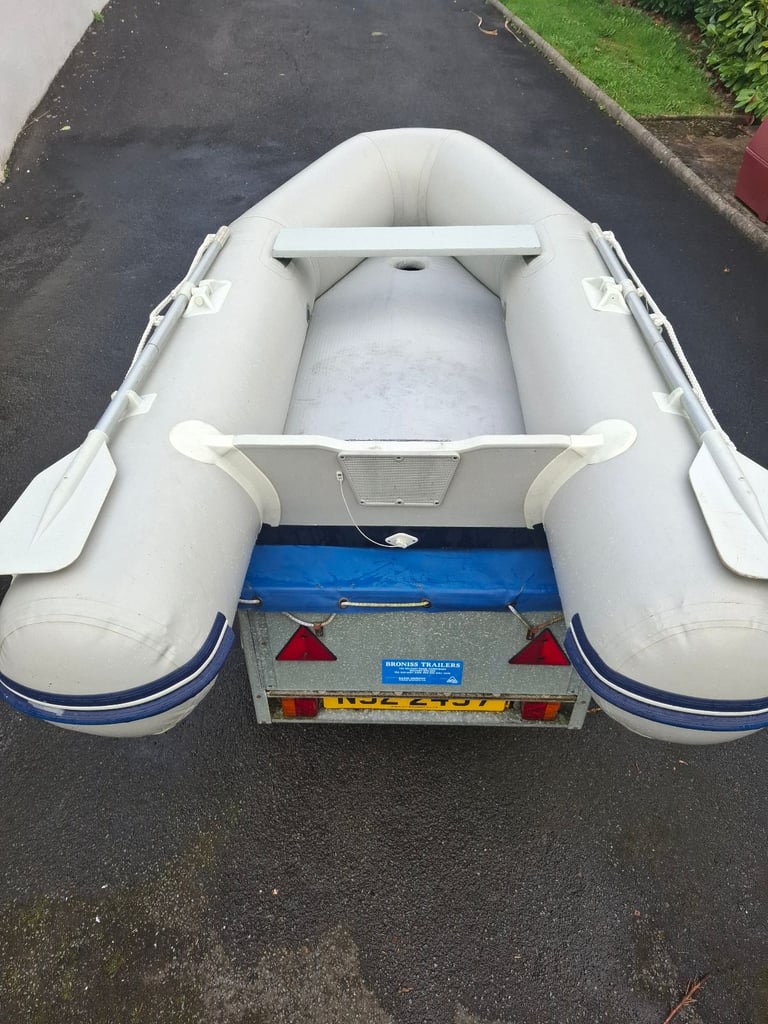 Waveline sib boat with mariner 4hp outboard