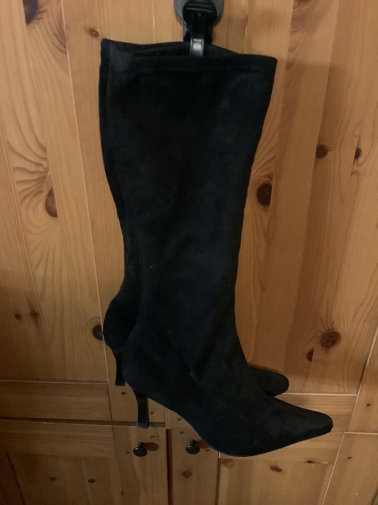 image for Boots (pull on) Ladies Size 5