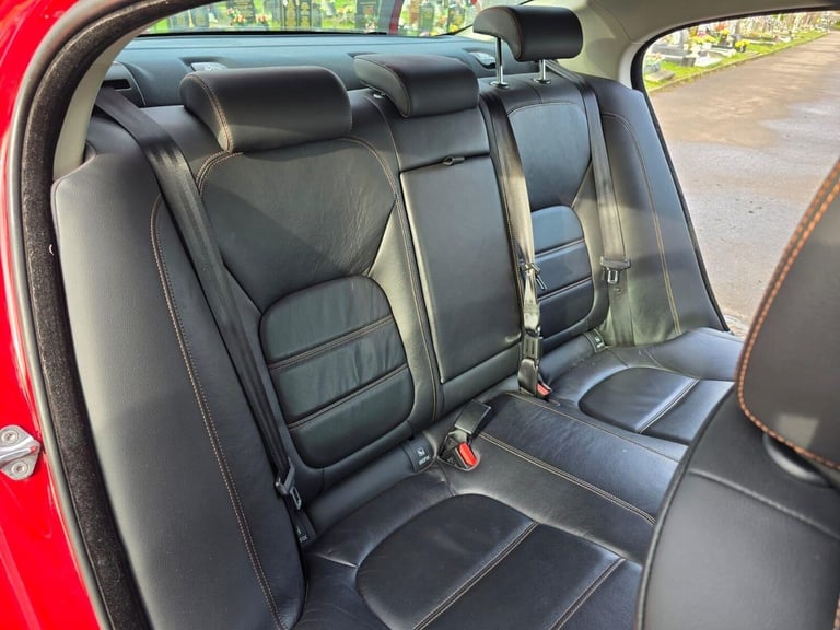 2017 Jaguar XE 2.0d Prestige Auto Euro 6 (s/s) 4dr Saloon Diesel Automatic