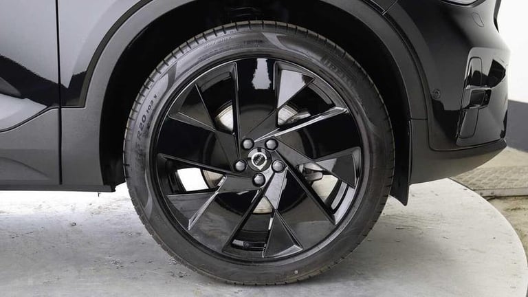 2025 Volvo XC40 Black Edition Ultra B3 Mild hybrid Petrol Automatic SUV Hybrid Automatic