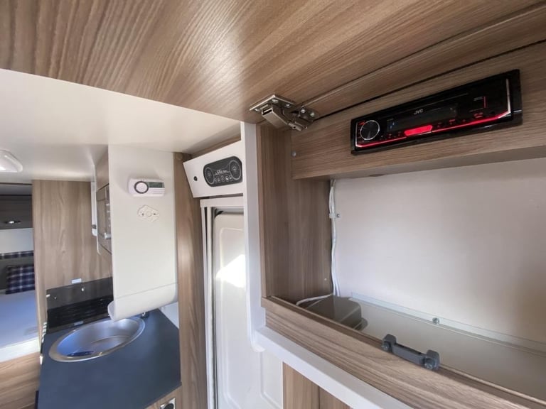 2022 SWIFT SPRITE SUPER QUATTRO FB TOURING CARAVAN