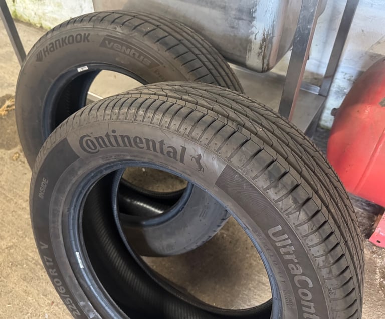 Pair of 225/60/R17 ( Continental & Hankook ) 