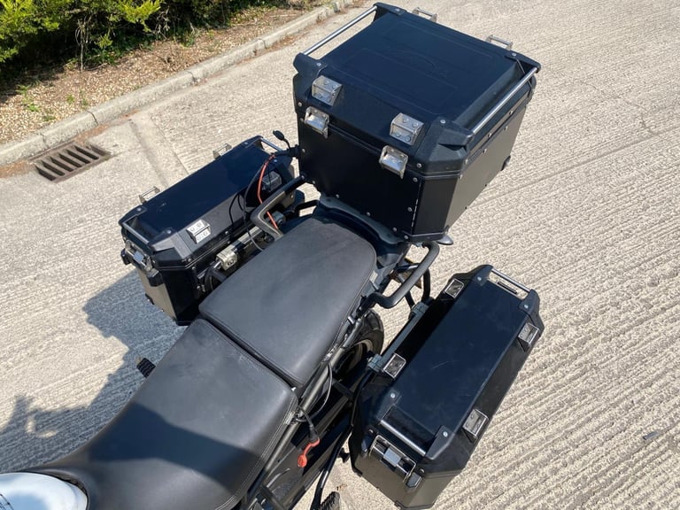 2016 16 TRIUMPH TIGER 800 XRT WHITE ENDURO FULL ADVENTURE LUGGAGE TOURER