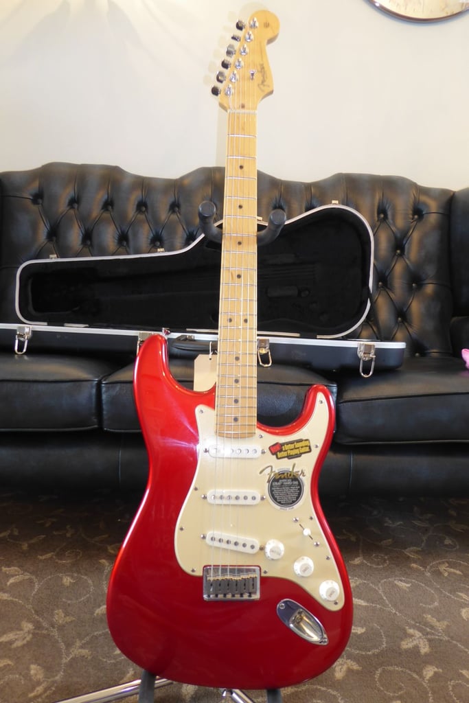 image for FENDER USA STRATOCASTER STD. 50th ANNIVERSARY HARDTAIL GUITAR AND HARD CASE