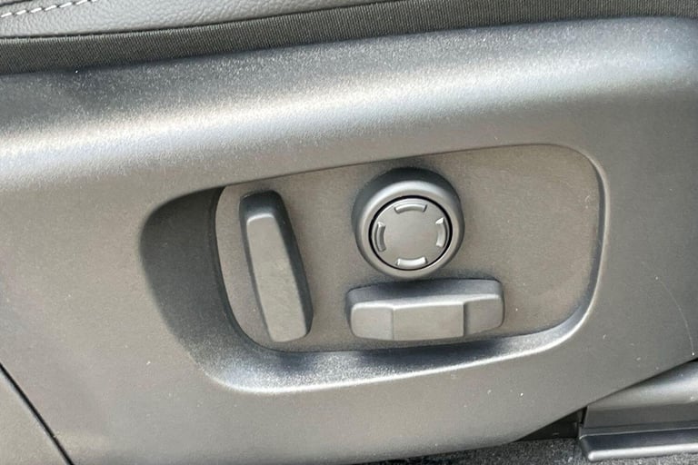 2025 Land Rover Discovery Sport 1.5 P270e 12.17kWh Dynamic SE SUV 5dr Petrol Plug-in Hybrid Auto ...