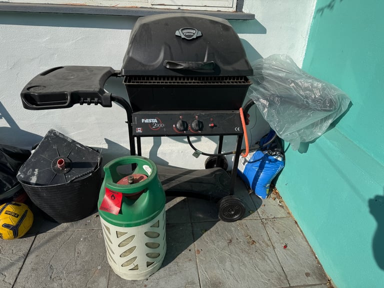 image for Fully working barrel gas barbecue bbq (Fiesta 2000) with gas canister
