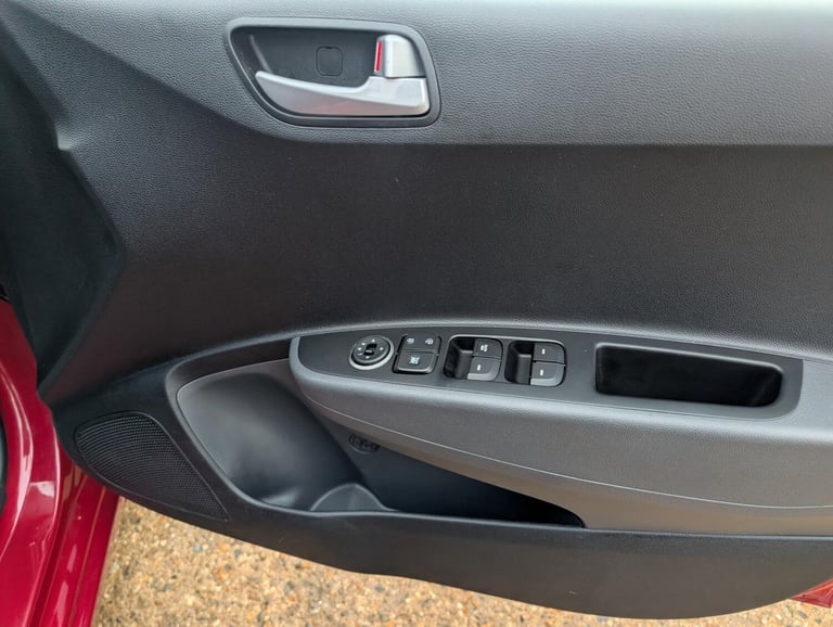 2017 Hyundai i10 1.2 Premium 5dr HATCHBACK PETROL Manual