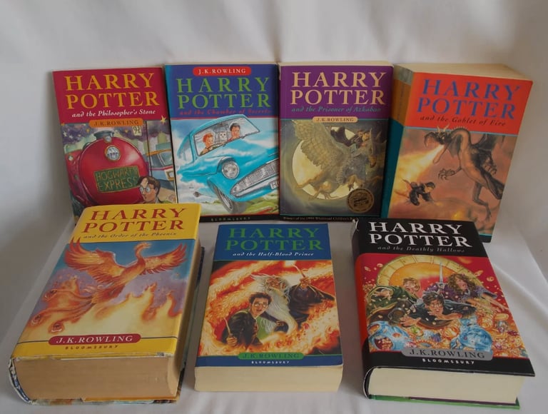 Harry Potter 1st Edition 1 -7 Paperback Hardback Set Bloomsbury Book Set (1)