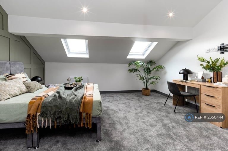 1 bedroom in Station Road, Reddish, Stockport, SK5 (#2650444)