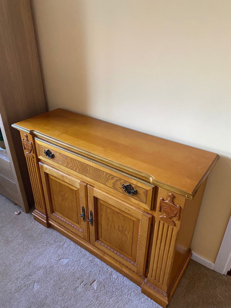 OAK SIDEABORD VGC - DELIVERY AVAILABLE 