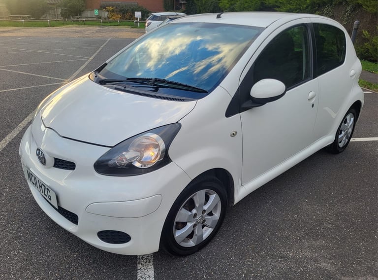 Toyota, AYGO, Hatchback, 2011, Manual, 998 (cc), 5 doors