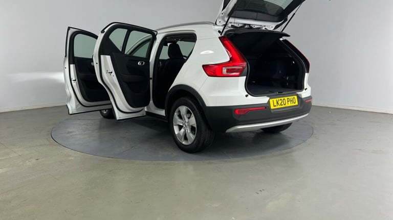 2020 Volvo XC40 T3 Momentum Automatic Estate Petrol Automatic