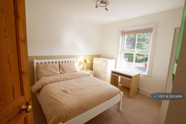 1 bedroom in Victoria Cottages, Bramley, Guildford, GU5 (#2650869)