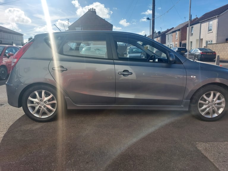 2011 Hyundai i30 1.6 CRDi Comfort 5dr HATCHBACK Diesel Manual