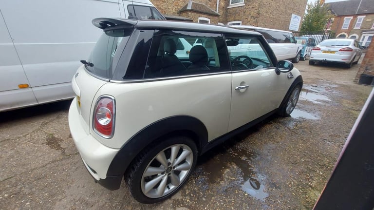 MINI HATCH 2.0 Cooper SD Hatch 2012