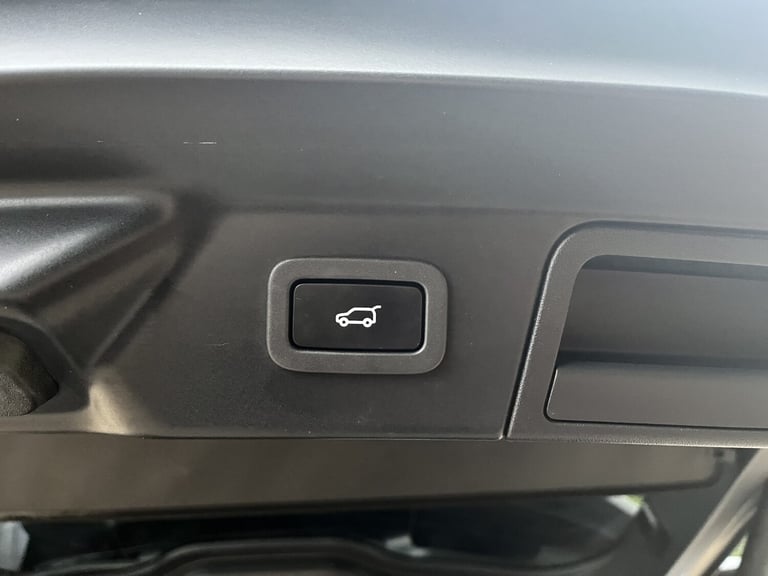 LAND ROVER RANGE ROVER VELAR 3.0 D300 R-Dynamic S 2019