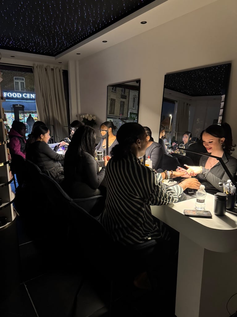 image for NAIL SALON CHAIR / TABLE SPACE